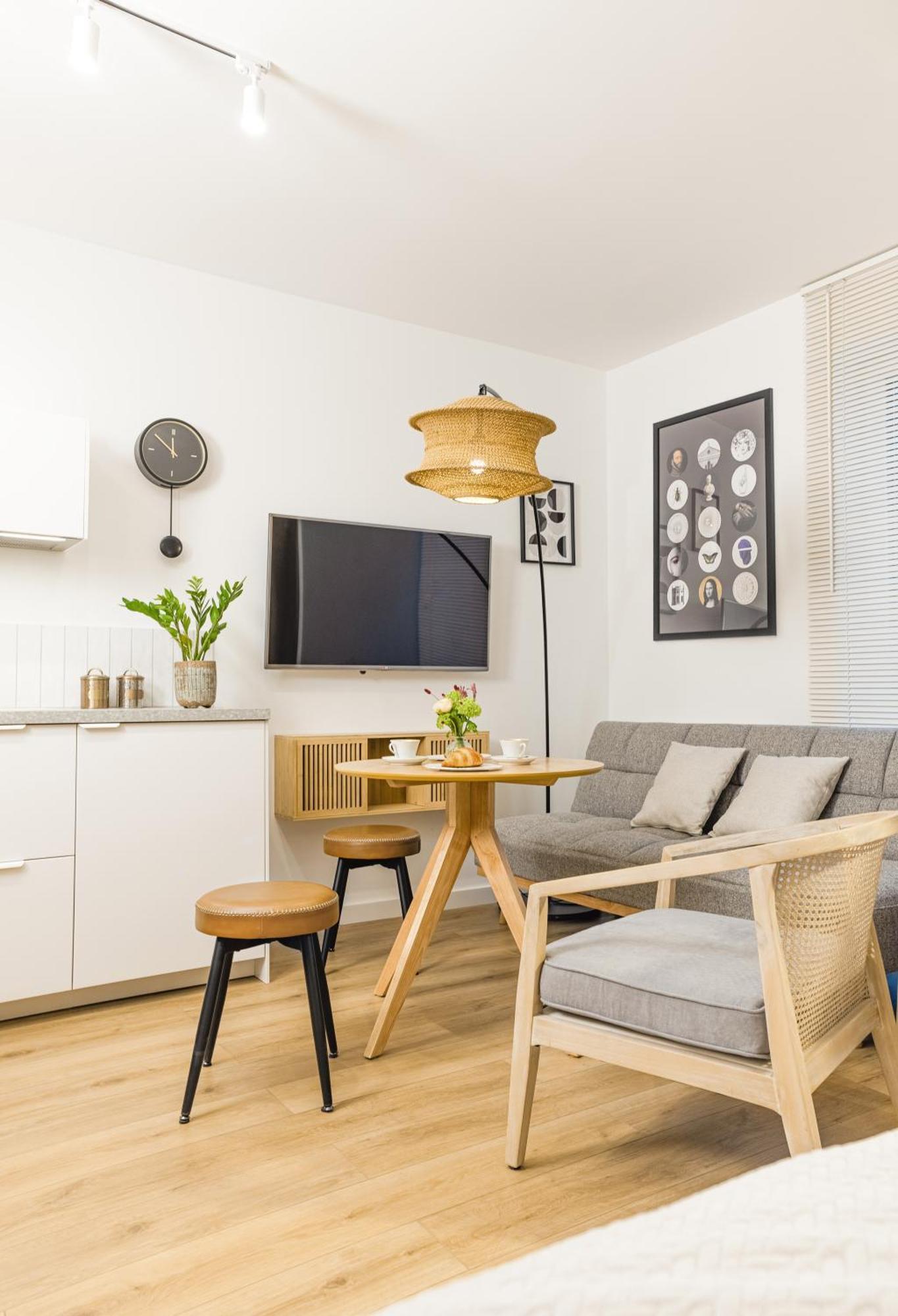 Apartament Rest - Jezyce, Szamarzewskiego - Prywatny Garaz, Self Check In 24h *